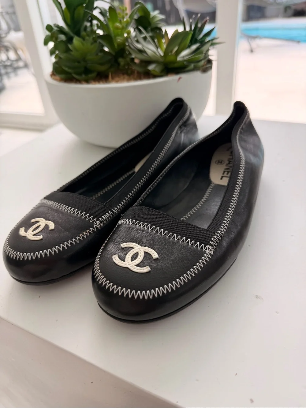 CHANEL Black Leather CC Logo Slip-On Ballet Flats